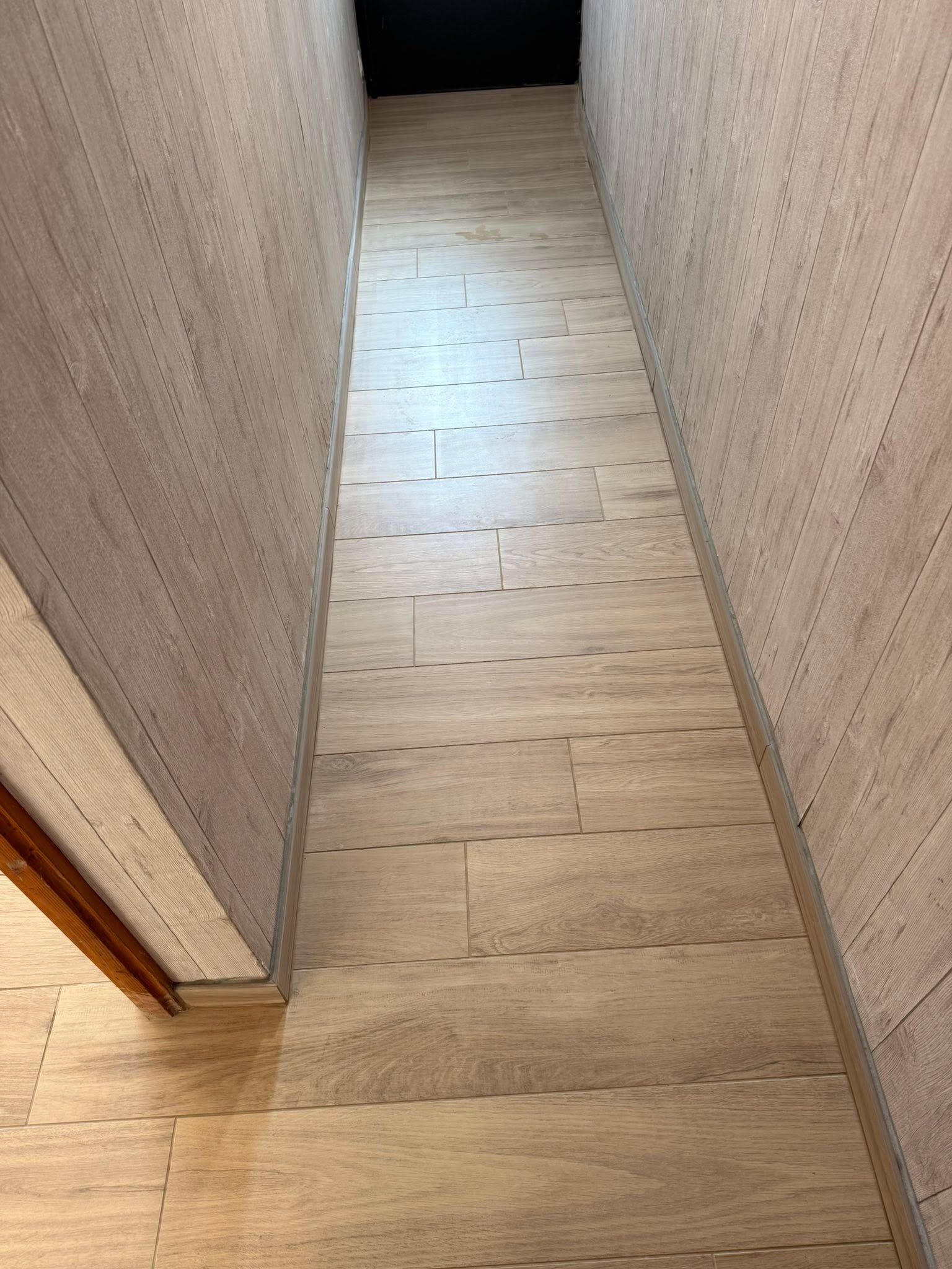 Carrelage intérieur 80M2, photographie 1