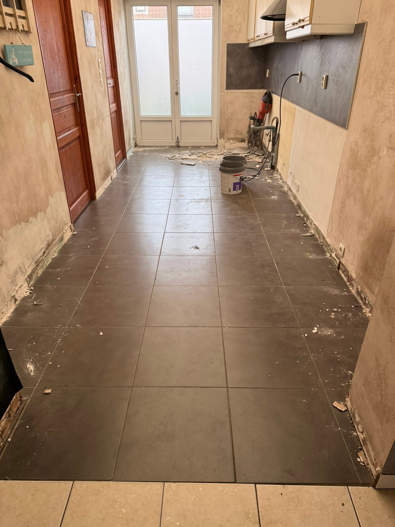 Carrelage intérieur 80M2, photographie 4