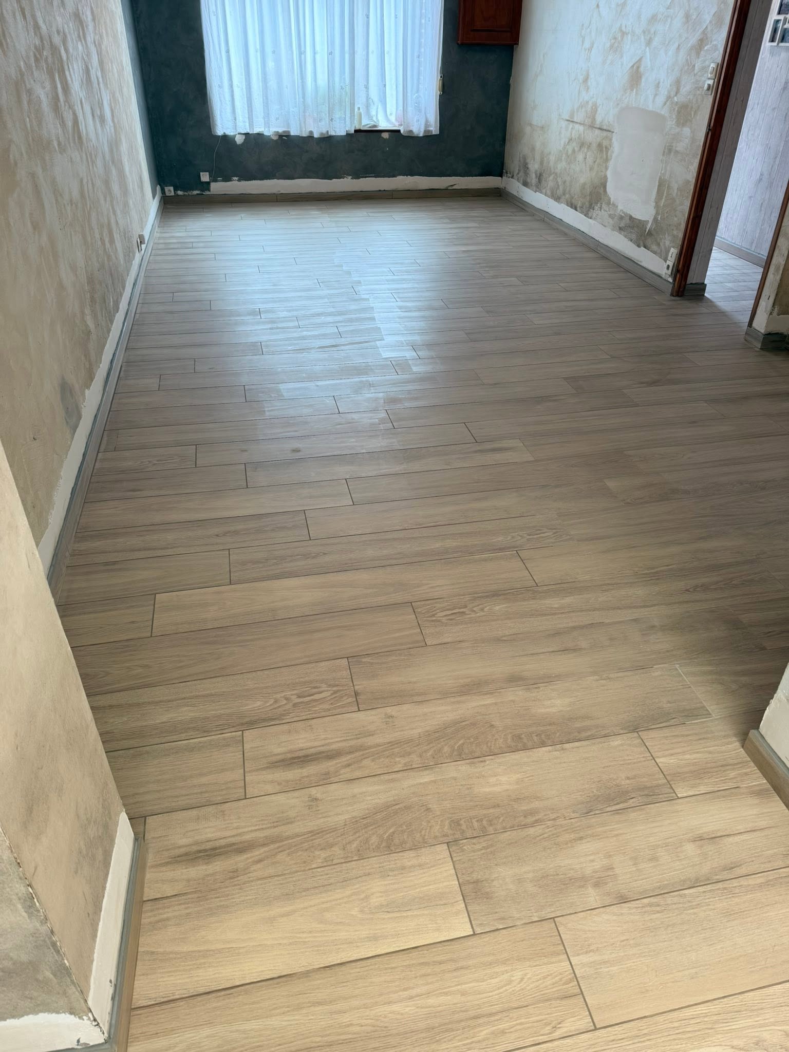 Carrelage intérieur 80M2, photographie 5
