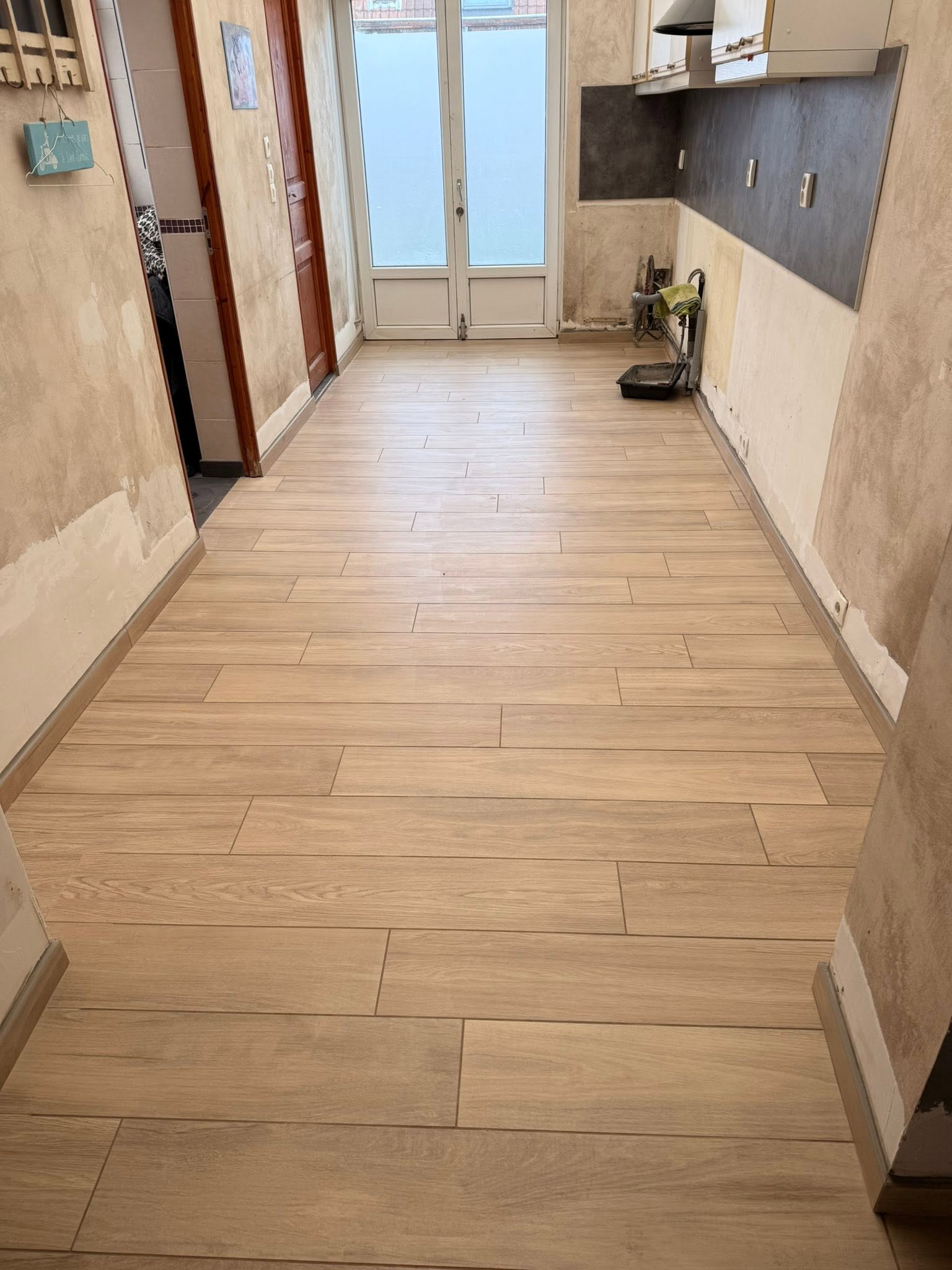 Carrelage intérieur 80M2, photographie 8